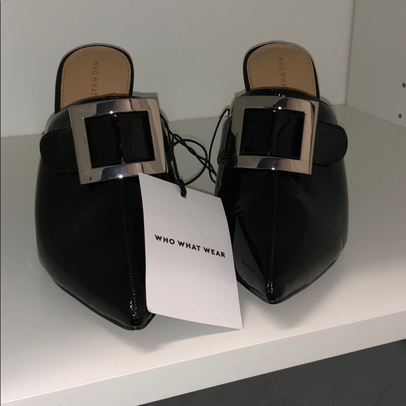 Point stiletto with buckle. Patent leather. - Picture 1 of 4